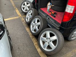 Mercedes Winterräder auf Alufelgen, Top!