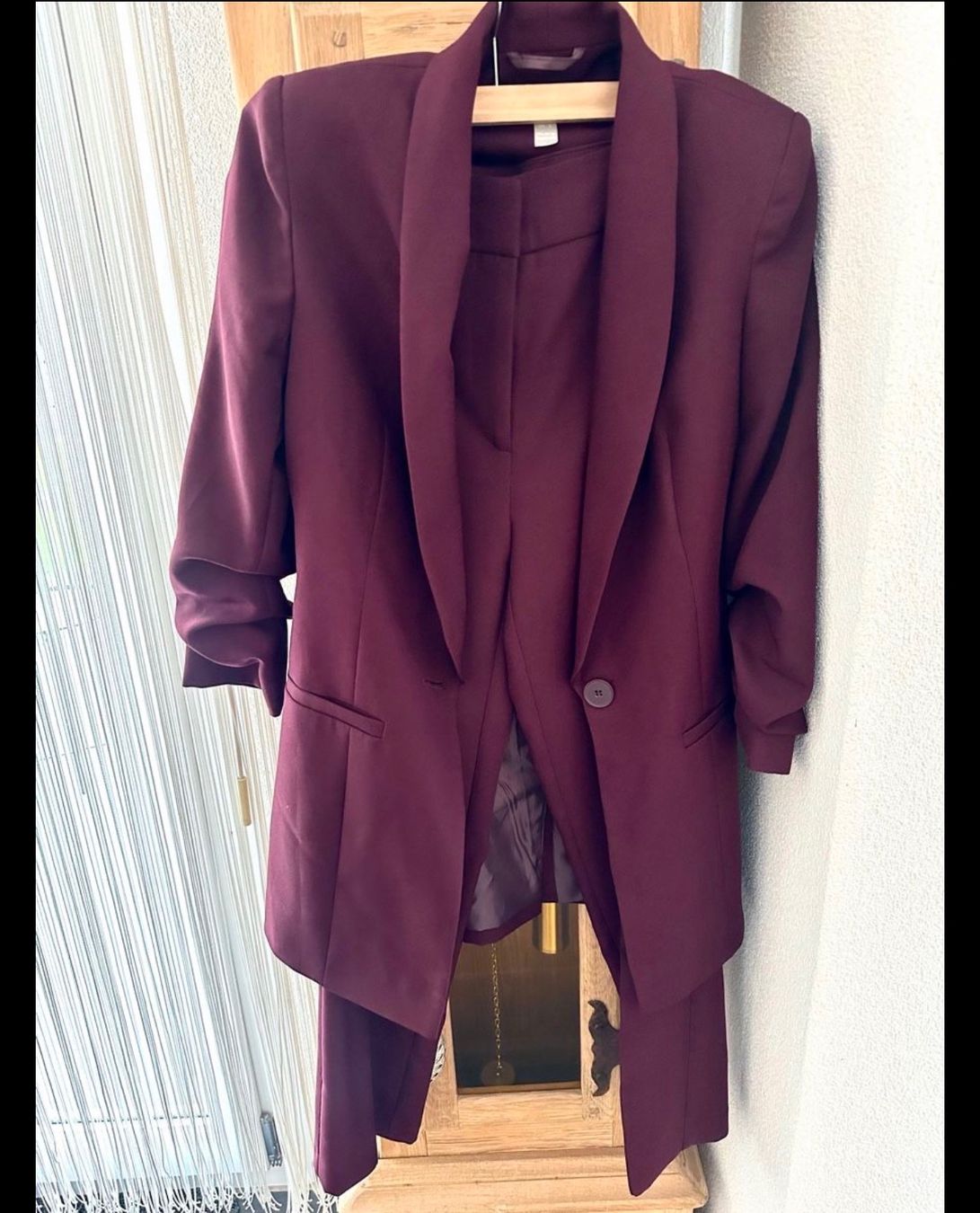 Asos Kleiderpakete: Schicker Damenanzug Asos Gr. 32 Bordeaux – Gebraucht aus Wetzikon ZH von dor_rmq2