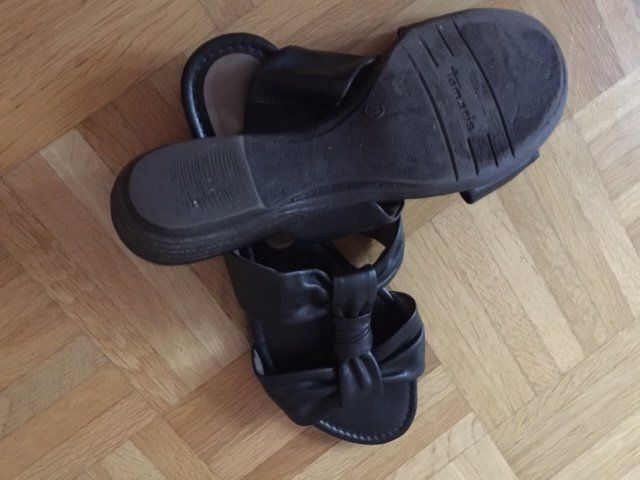 Tamaris Scarpe da donna: Hausschuhe "Tamaris" Gr. 41 – Usato da Walenstadt venduto da ricamul 3
