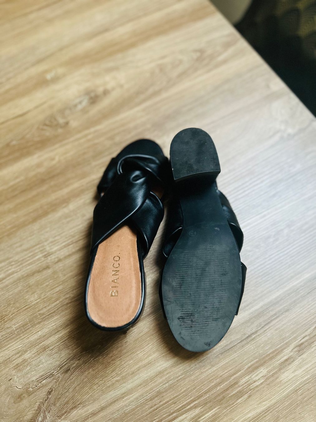 Chaussures femmes: Wunderschöne Sandaletten Gr.37 – Neuf (Voir description) à Uetikon am See par Mici_Ki 2