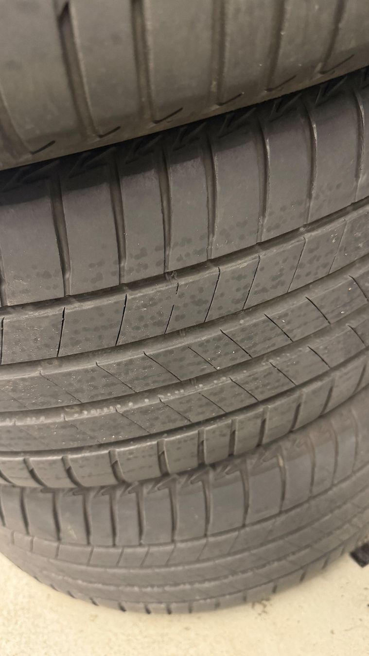 Bridgestone Pneumatici & Ruote complete: 4 x Sommerreifen mit 5 mm Profil – Usato da Oetwil am See venduto da shu_c82r 2