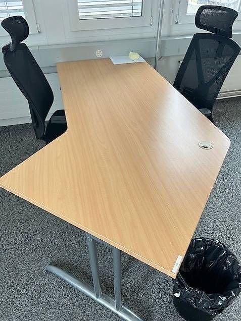Scrivanie: Bürotisch mit Ecke – Usato da Gerlafingen venduto da OfficePH