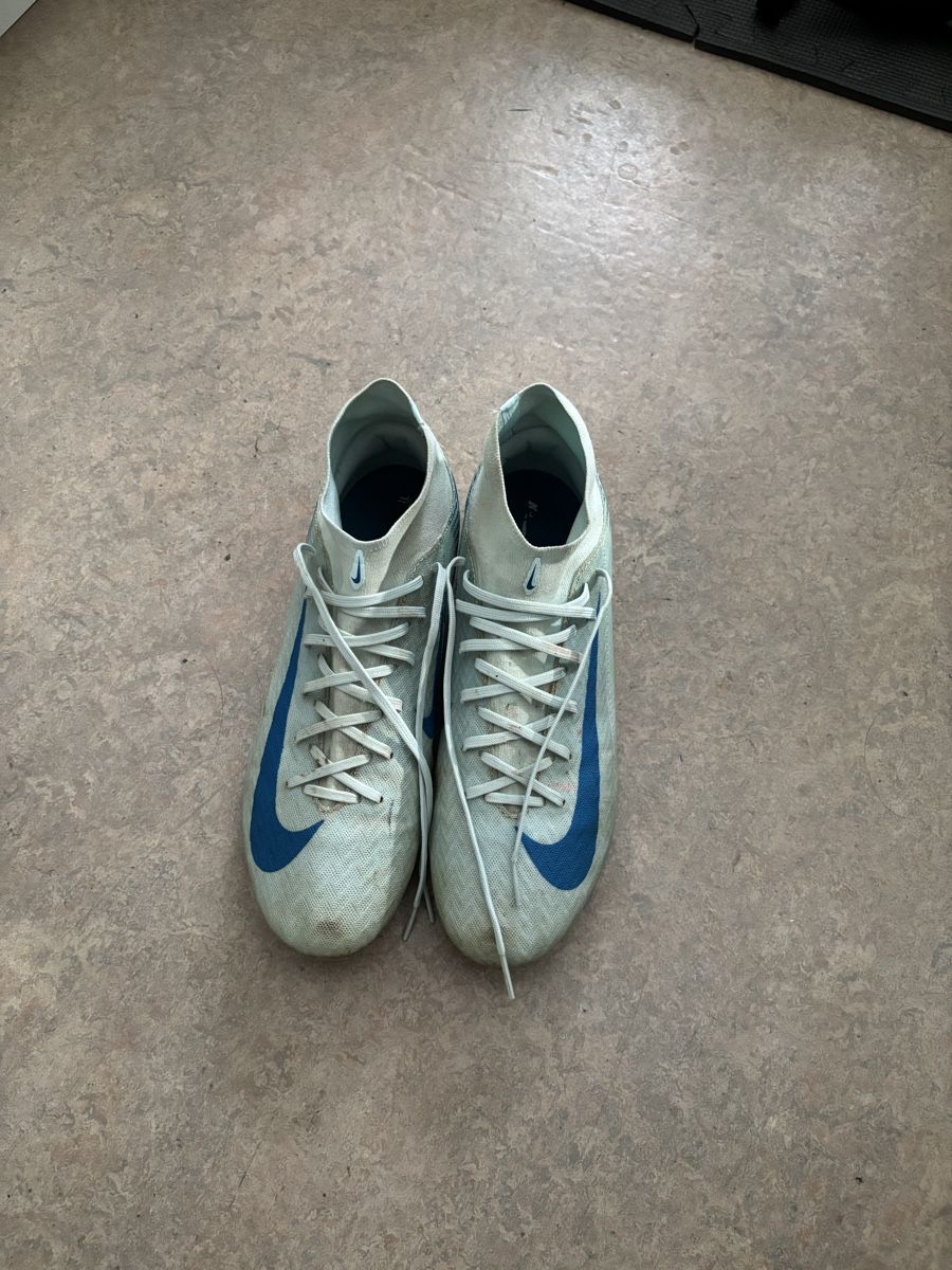 Nike Herrenschuhe: Fussballschuhe Gr. 42.5 – Gebraucht aus Zollikerberg von JvD0211