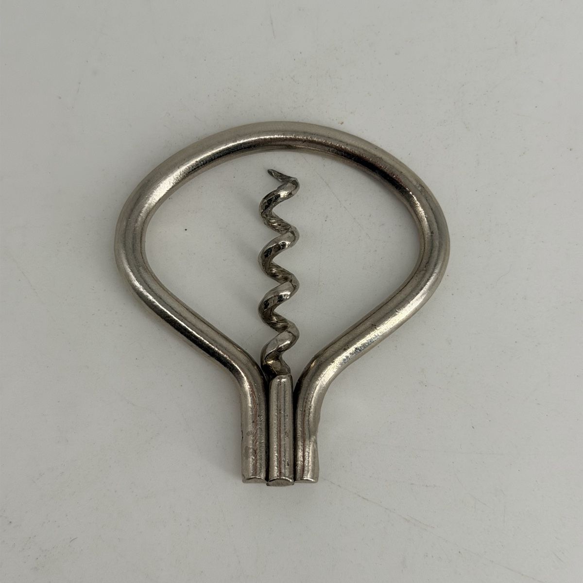 Apribottiglie & Tappi per chiusura: Tire-bouchon vintage métal chromé – Usato da Vessy venduto da _Callidus_