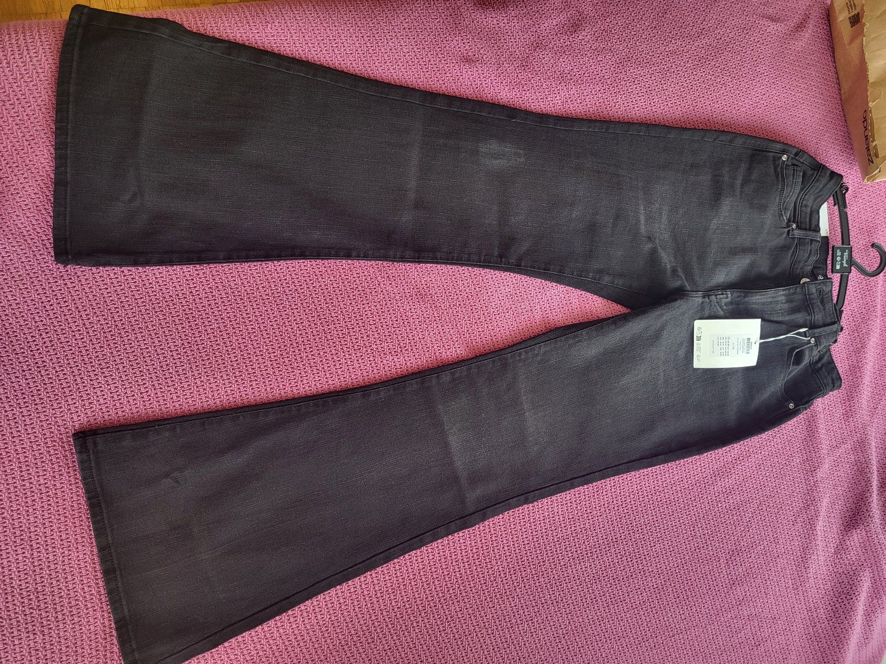 Only Jeans: Neue Bootcut Jeans von Only schwarz – Neu und originalverpackt aus Baden von Sara.S234