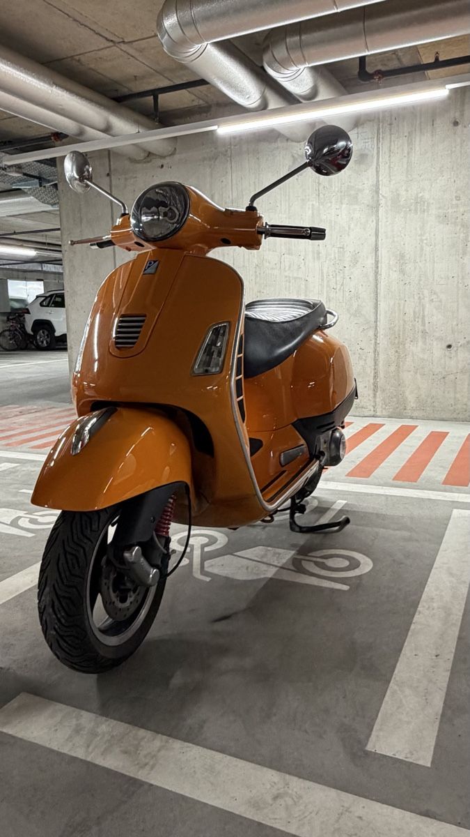 Vespa Scooters: Vespa GTS 300 Super – Gebraucht aus Zürich von Carpe_diem_1 2