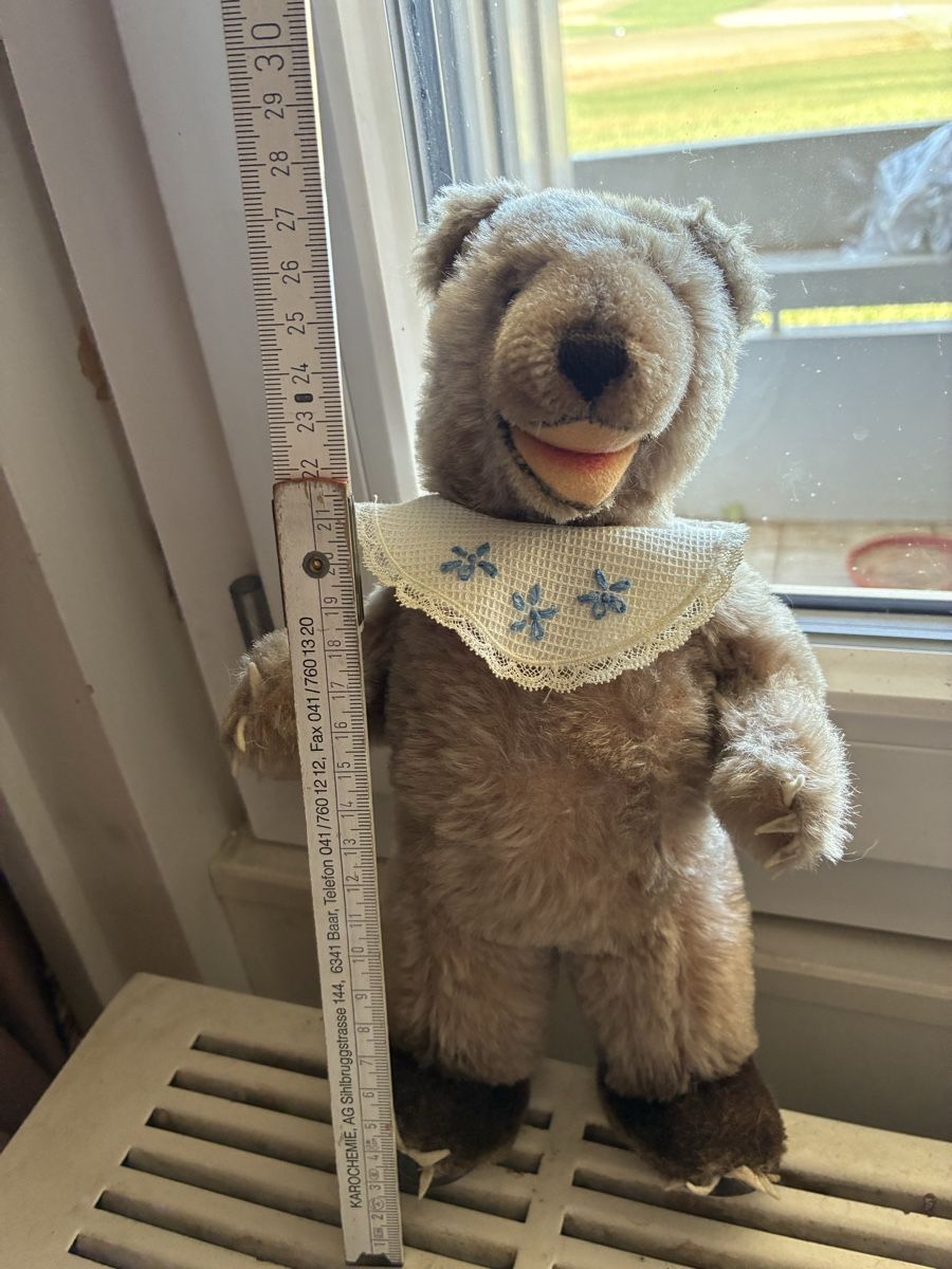 Spielzeuge: Teddybär stehend mit Halskrause ca. 30 cm – Gebraucht aus Aeschlen ob Gunten von Maroeggu 1