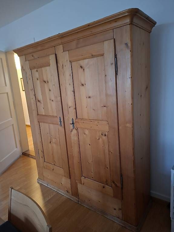 Schränke: Schrank aus Holz – Gebraucht aus Bern von sim_zzs9 1