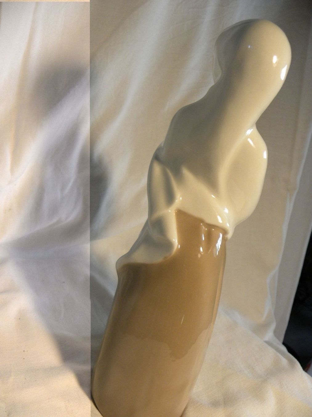 Statuette: Wunderschöne Keramikfigur einer junge Frau mit Umhangtuch – Usato da Reinach venduto da Taysalmon 3