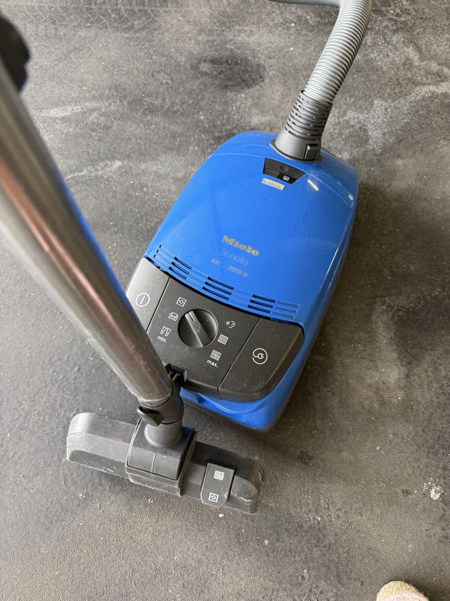 Aspirapolveri & Accessori: Miele Sonata Vacuum Cleaner - Blue, 2000W  – Usato da Wattwil venduto da mkt_s2l5 1