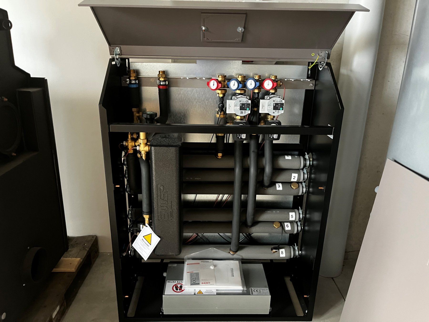 Heizgeräte: Brunner Heizzentrale: Neu – Neu (gemäss Beschreibung) aus Adetswil von Feuer-Energie-Umwelt 2