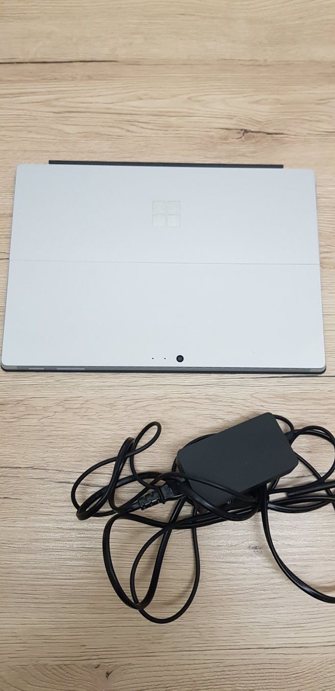 Microsoft Notebook: Microsoft Surface Pro 1796 – Usato da Zürich venduto da fiat72 3