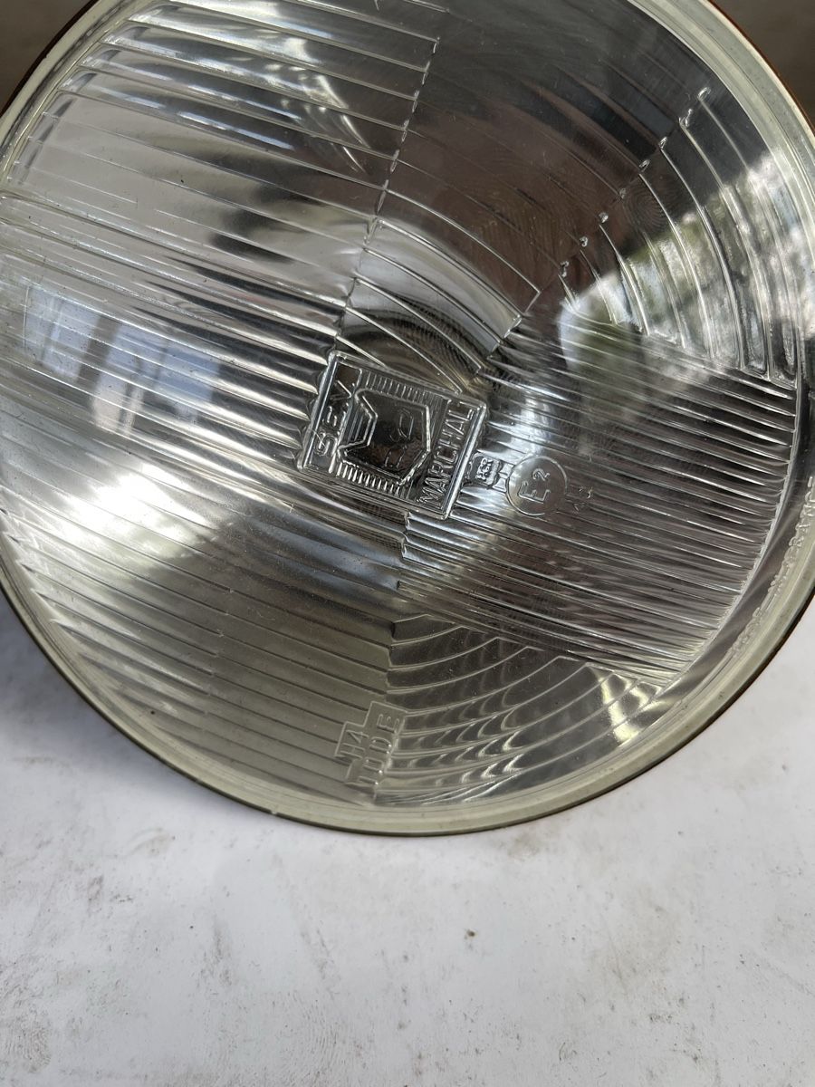 Toutes les pièces auto: Oldtimer Lampe – D'occasion à Altbüron par Garage-Bulak 1