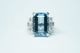 Fingerring 18k Weissgold mit ca.10.2ct Aquamarin & Diamanten