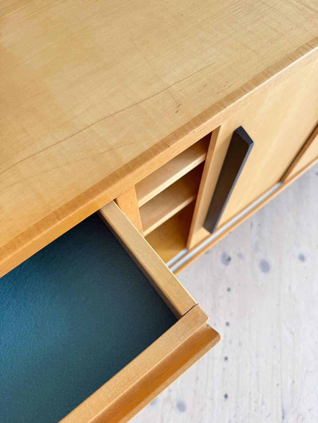 Commodes: Swiss Maple Sideboard 1950s – D'occasion à Zürich par heydaymoebel 3