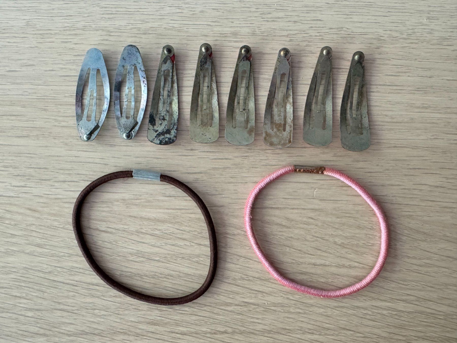 Accessori per capelli: Barrettes et 2 élastiques - Rose et marron – Usato da Genève venduto da Reveur 1