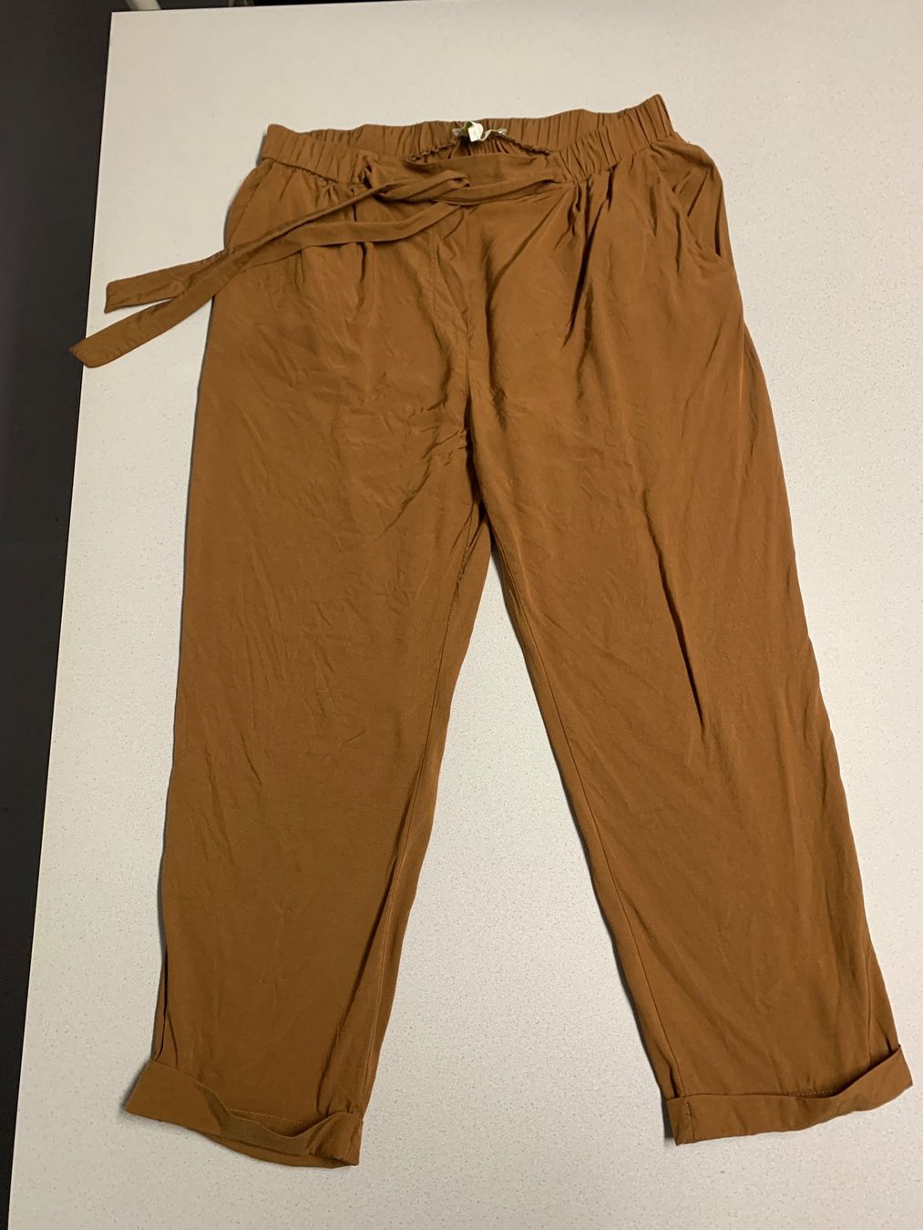Pantalons: La fée maraboutée leichte Hose Gr.42 – D'occasion à Biel-Benken BL par PANORMUS 2