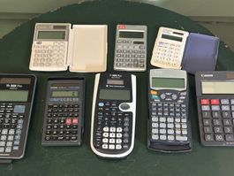 Lot von 7 Taschenrechnern – Schulrechner