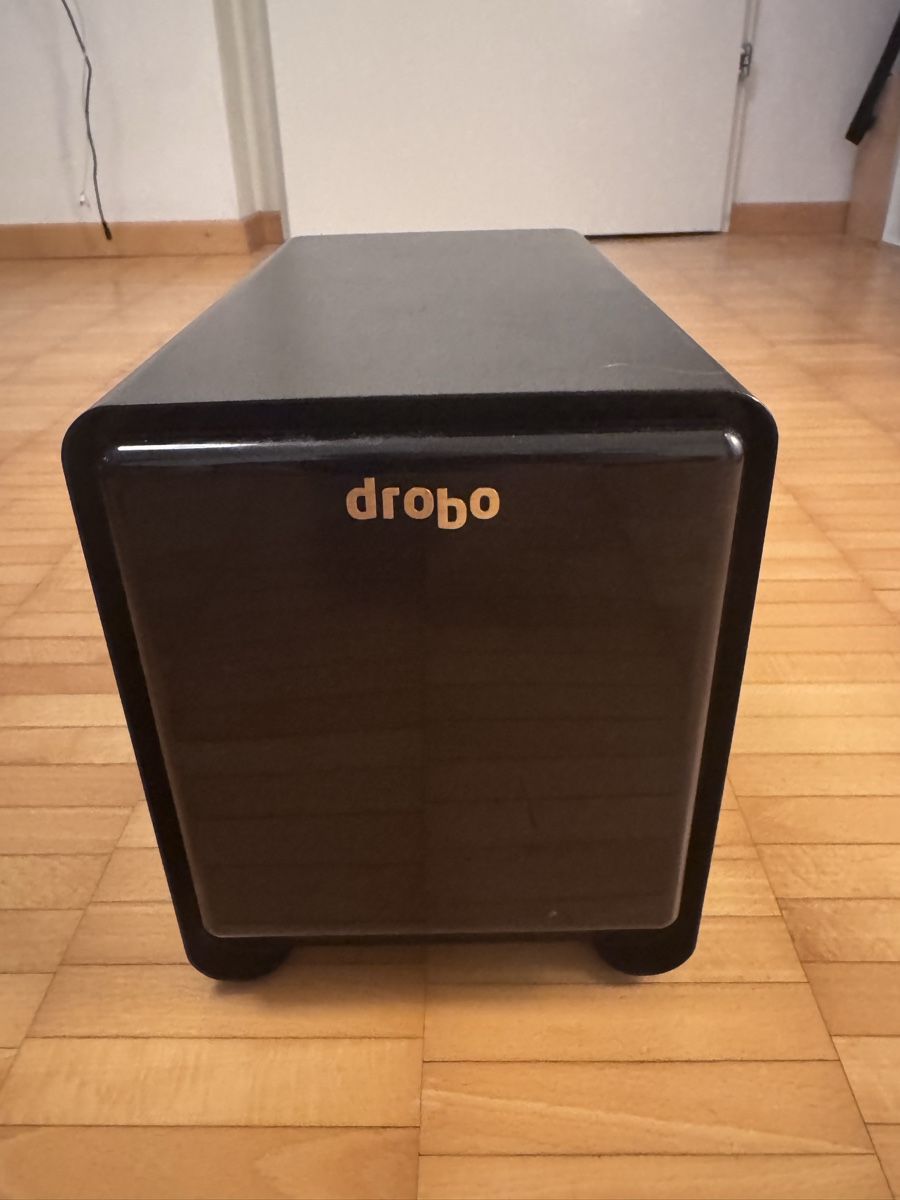 Drobo Disques durs: Drobo 5D3 RAID Storage, guter Zustand – D'occasion à Stallikon par Citizen_Kane