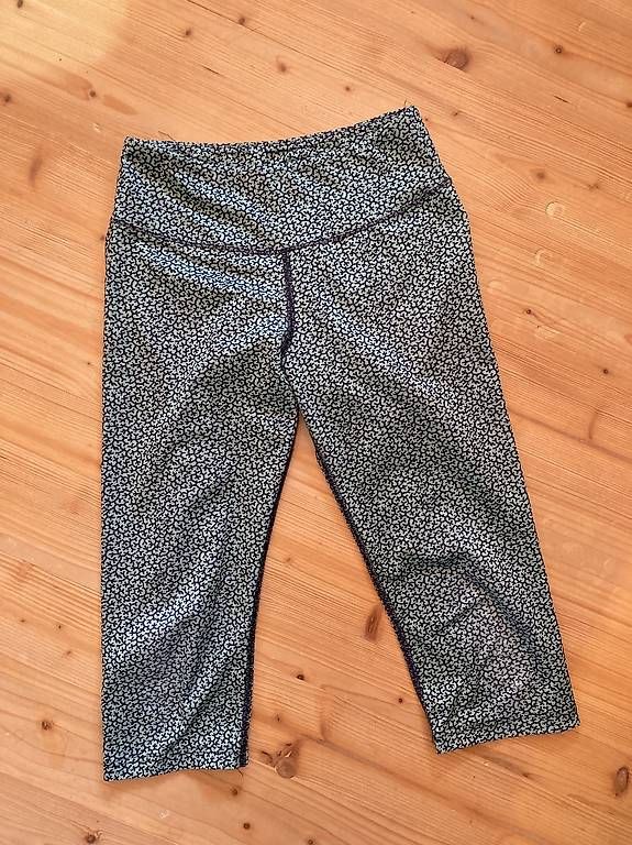 Pantaloni: 3/4 Sporthosen Gr.134/140 – Usato da Brunnadern venduto da Bumlebee 1