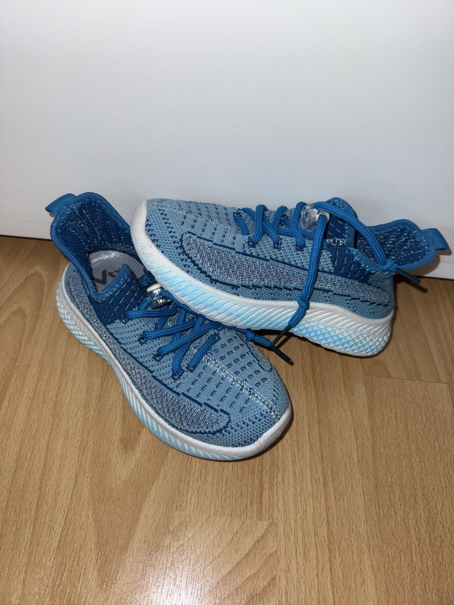 Scarpe per ragazzi: Leichte Turnschuhe Gr. 30 - Blau, neuwertig – Usato da arbon venduto da auri4