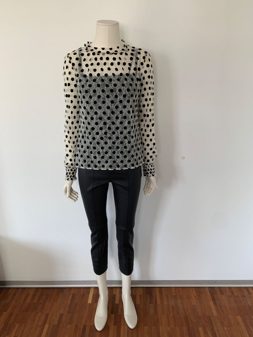 Akris Blusen: AKRIS: Exklusive transparente Bluse mit Spitzen, 36 – Neu (gemäss Beschreibung) aus Luzern von designluzern 1