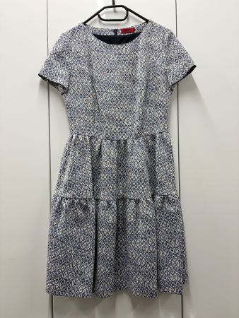 Kleid HUGO Boss, gemustert blau-weiss, Grösse 38