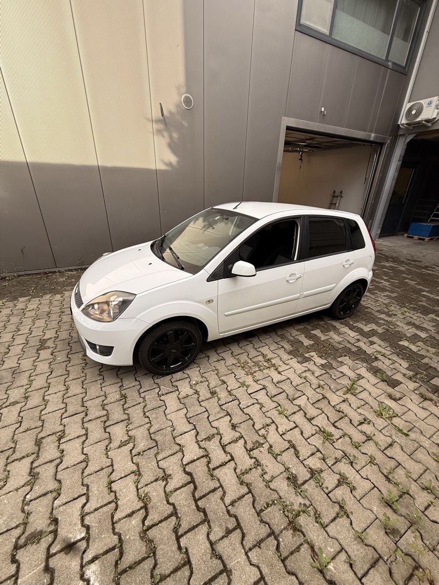 Ford Automobili: Ford fiesta 1.4 – Usato da Bischofszell venduto da McLuca81 1