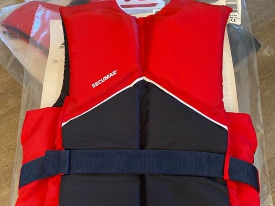 Schwimmwesten: Schwimmweste – Neu (gemäss Beschreibung) aus Spreitenbach von Frenk_pops 1