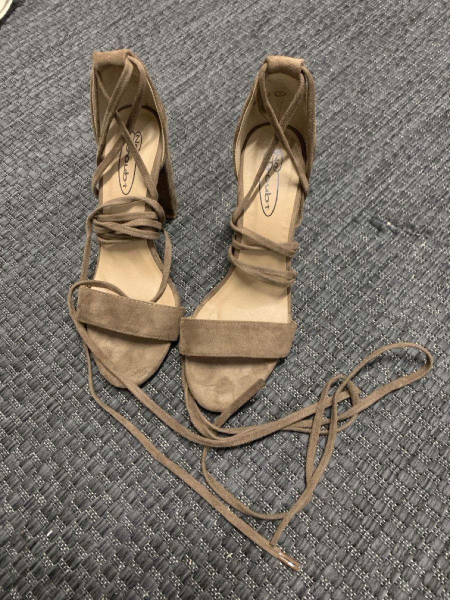 Scarpe da donna: Sandalen Gr 37 Taupe – Usato da Bad Zurzach venduto da Cuore34
