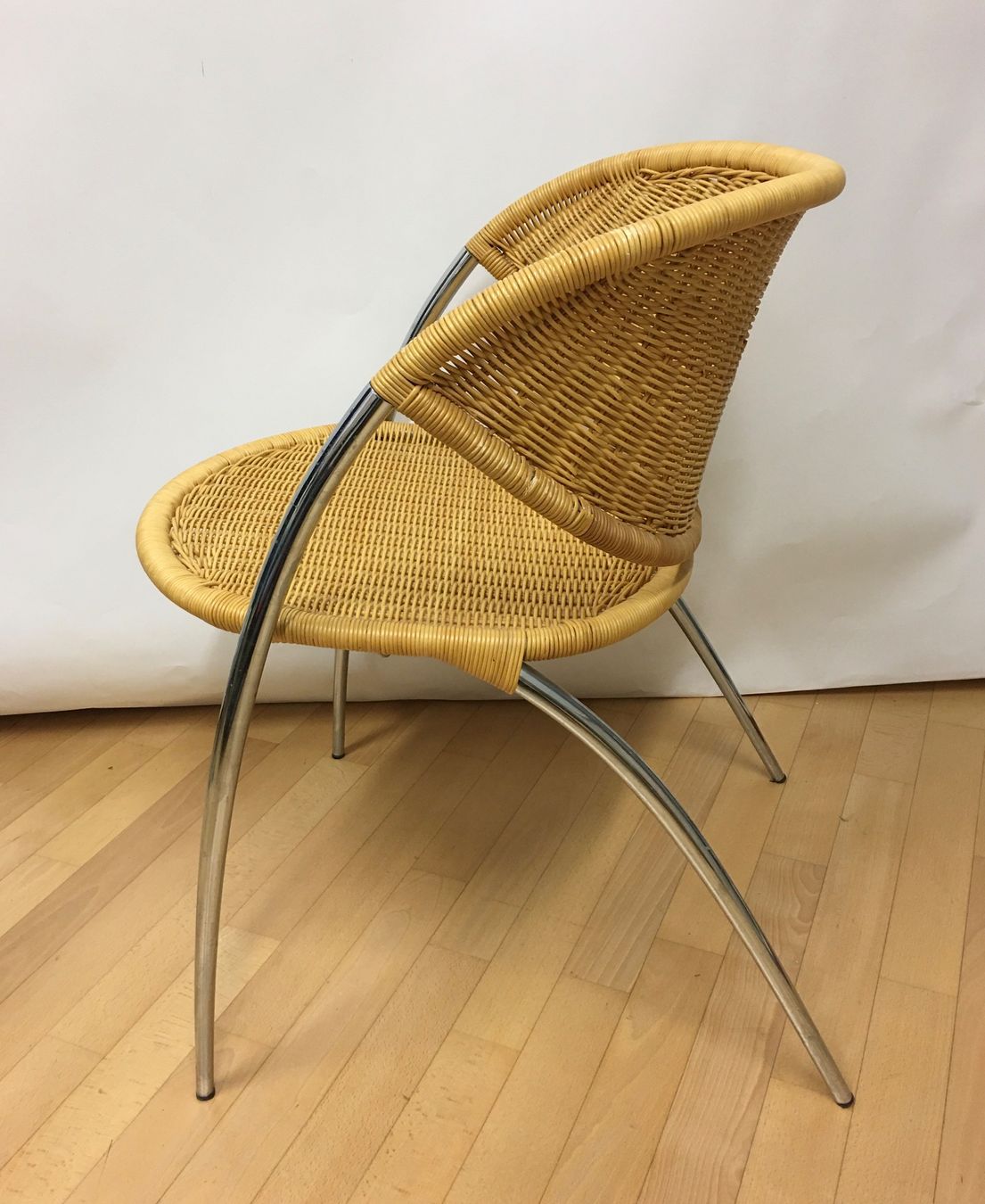 Sessel: Rattan Stuhl mit verchromtem Gestell – Gebraucht aus Olten von ELHANDEL 2