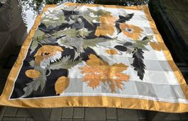 Vintage Floral Scarf - Elegant Accessory for Autumn!