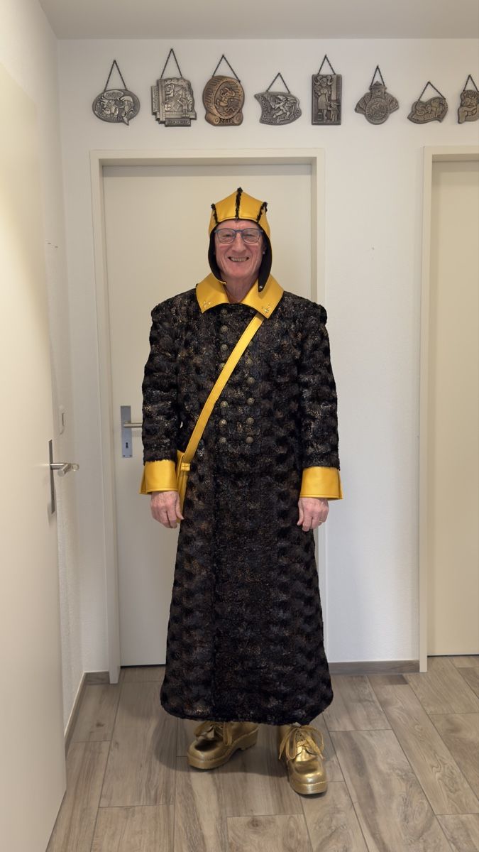 Costumi: Fasnachtskostüm Herren gold schwarz Grösse  M – Usato da Biberist venduto da Bsetzistei11 5