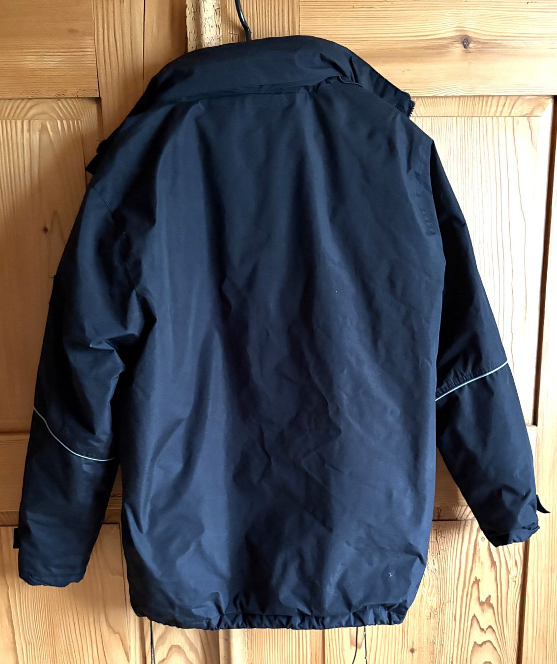 Giacche: Outdoorjacke mit Kapuze – Usato da Neukirch-Egnach venduto da Phion 1