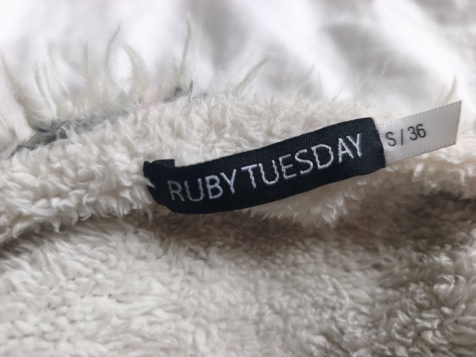 Mäntel: flauchige Kunstfell-Jacke von Ruby Tuesday  – Neu (gemäss Beschreibung) aus Schaan von Sarahvo13 1