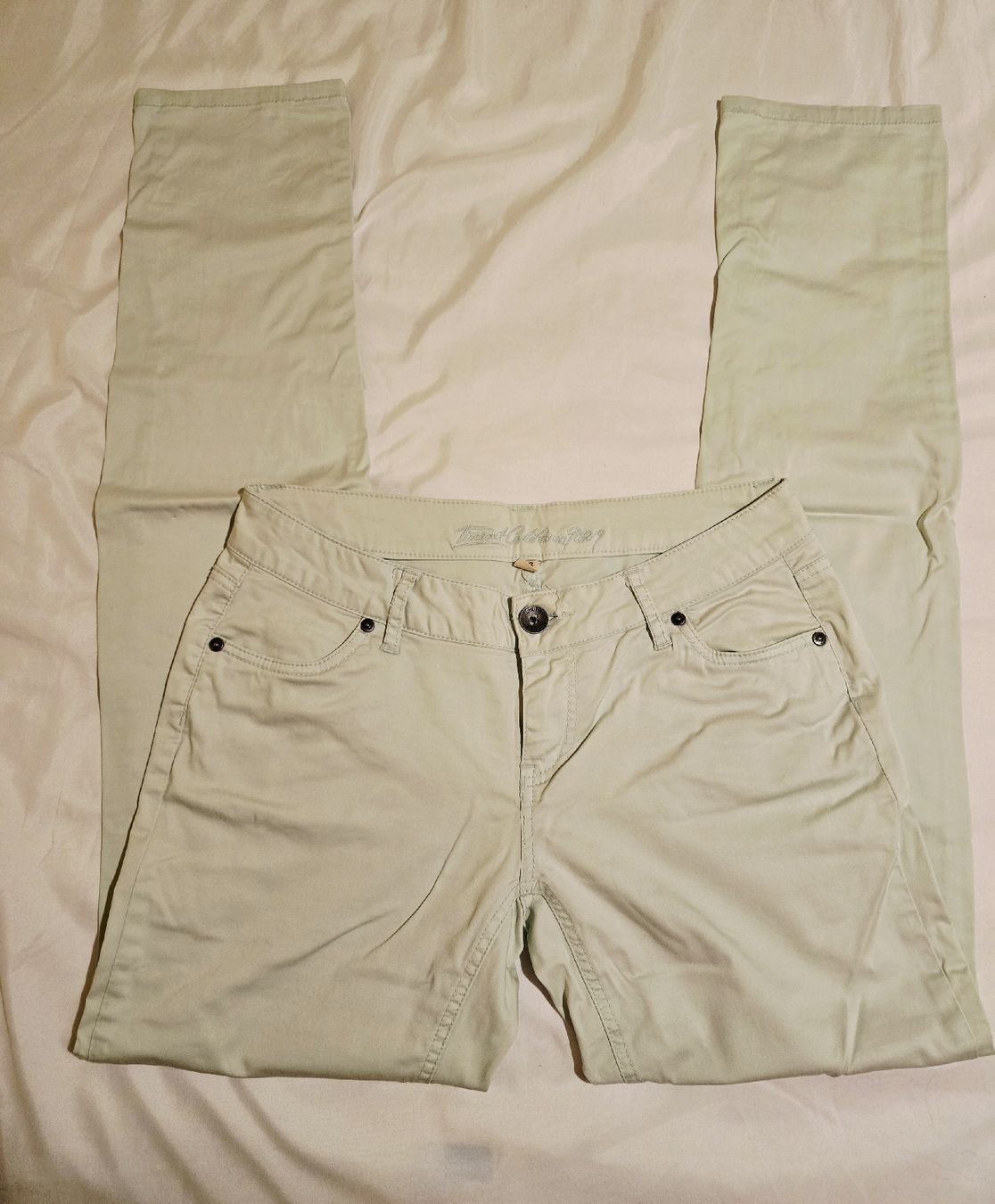 Pantaloni: Pantalon Timeout, 38, vert pâle – Usato da La Neuveville venduto da Diamise 2