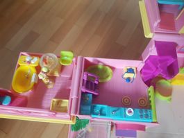 Maison de poupée Polly Pocket avec figurine