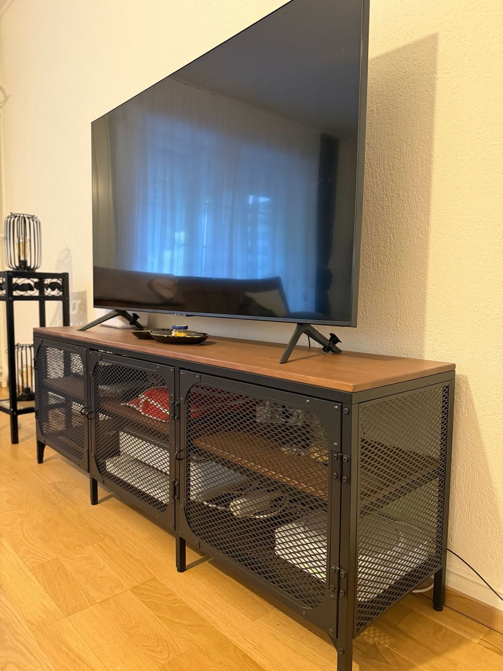 Ikea Meubles TV: TV-Kommode – D'occasion à Zürich par vej_48