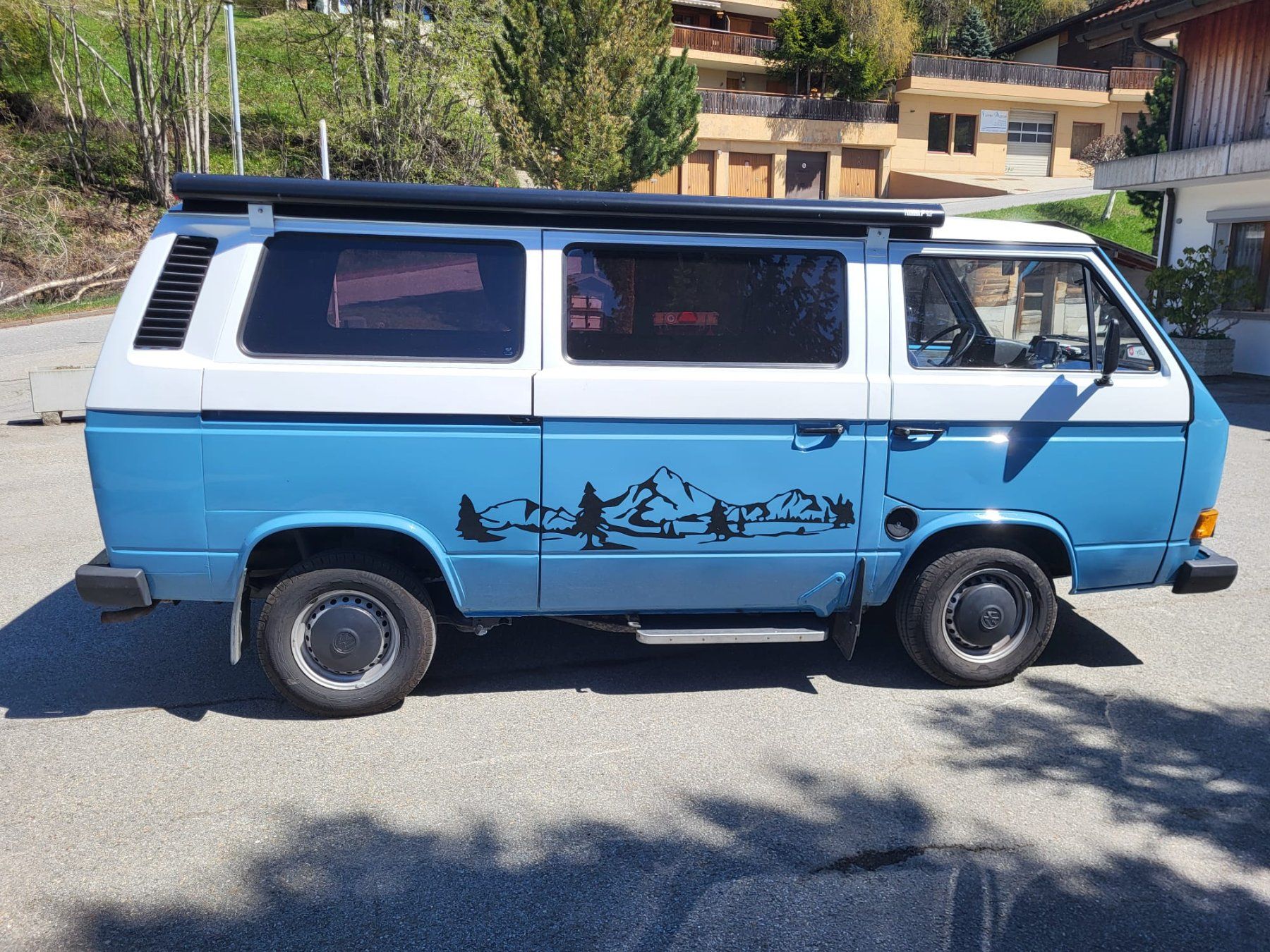 VW Véhicules de camping: VW BUS  T3 / TYP 2 mit Camping Ausstattung – D'occasion à Bürchen par Karebs 1