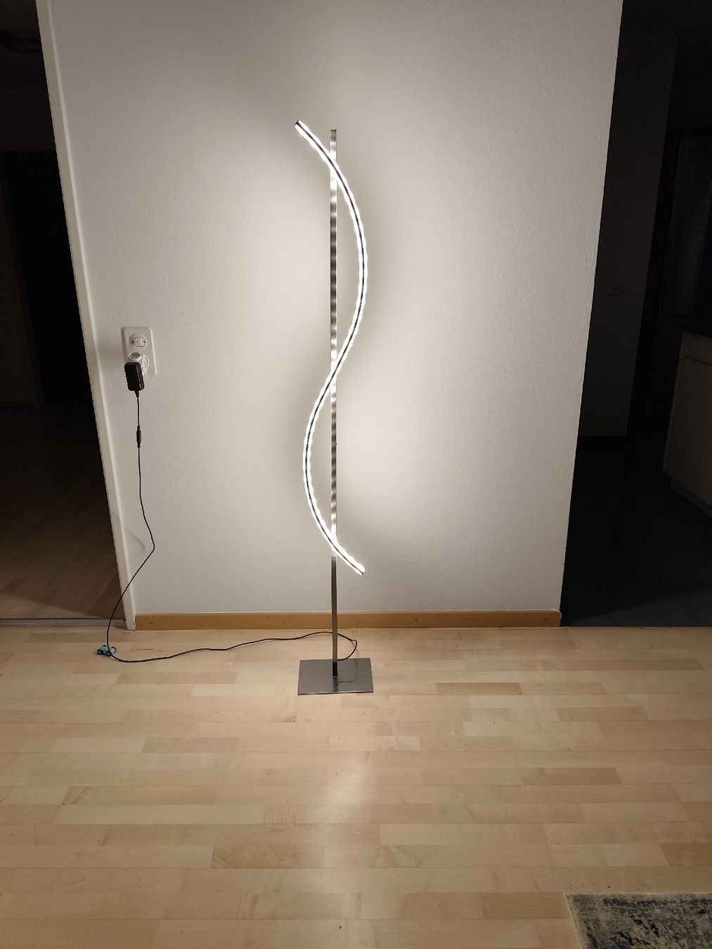 Livique Lampes: lampe de salon sur pied – D'occasion à Evilard par lor_9m8t 1