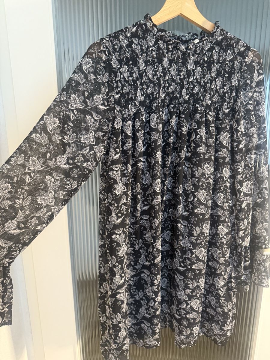 Stradivarius Vestiti: Robe d'automne Stradivarius noire à fleurs – Usato da Monthey venduto da iri_9pt5