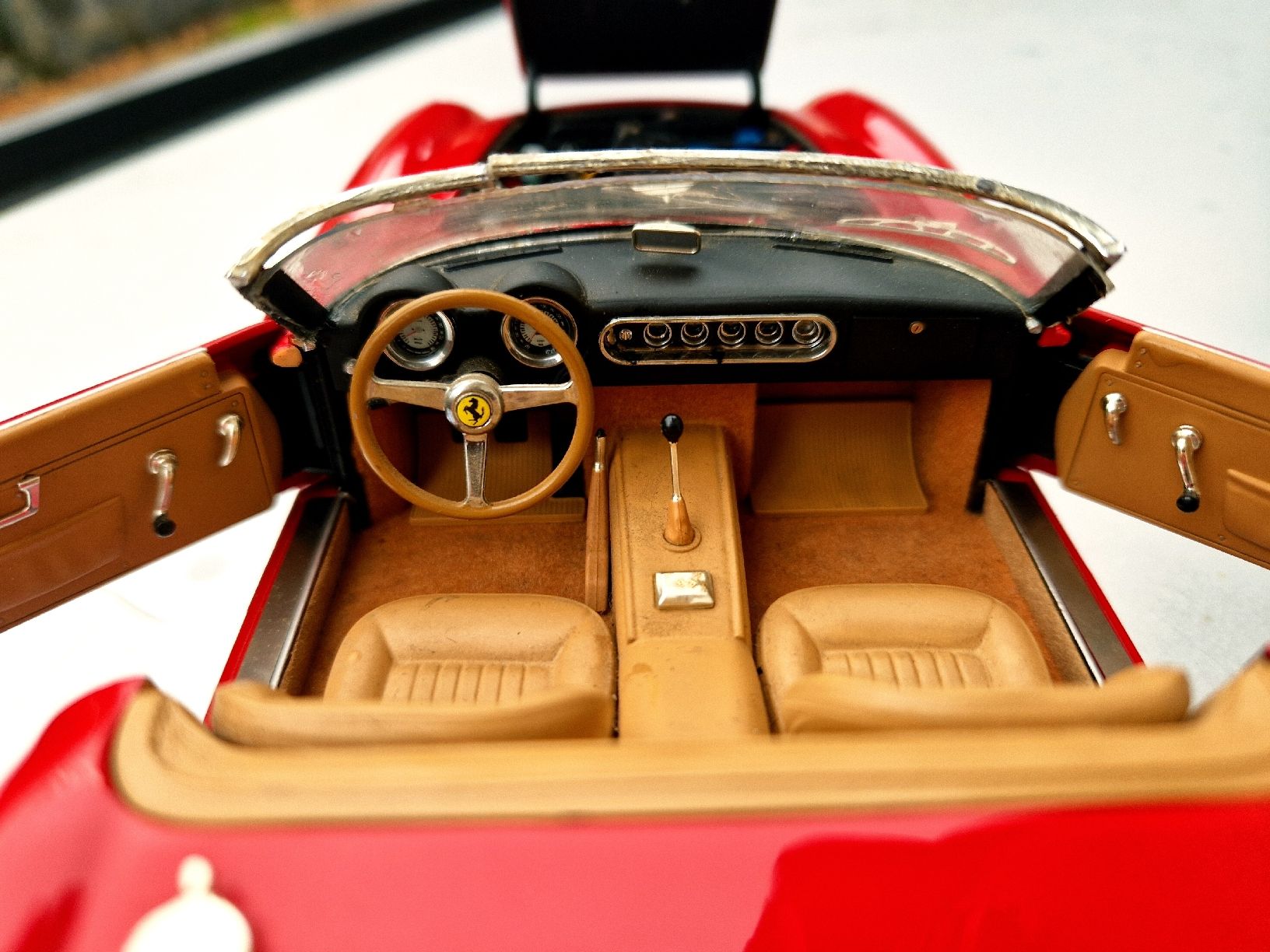 Hot Wheels Modellini d'auto: Ferrari 250 California Spider 1 18 – Usato da Undervelier venduto da Tufitufi7 3