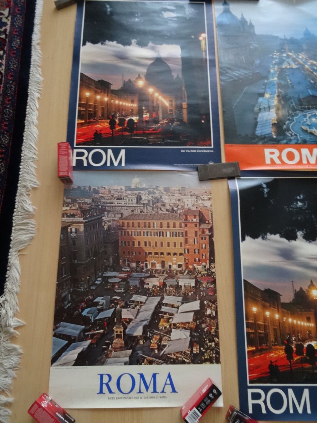Posters & Illustrations: 4 ungefaltete Plakate Rom – Défectueux à Lupfig par Jolly63 3