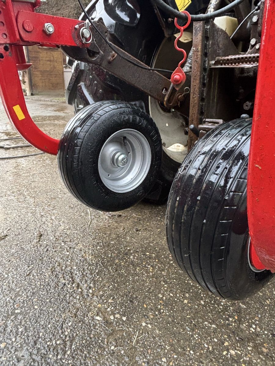 Lely Tutte le macchine: Kreiselheuer Lely Lotus 675 – Usato da Jegenstorf venduto da greni85 4