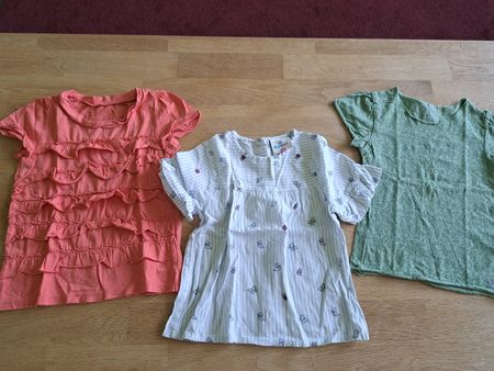 3 T-shirts Gr. 92/98 top Zustand