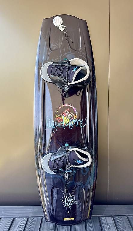 Planches de surf: Wakeboard Liquid Force Trip 130  – D'occasion à La Tour-de-Peilz par Vinsobres