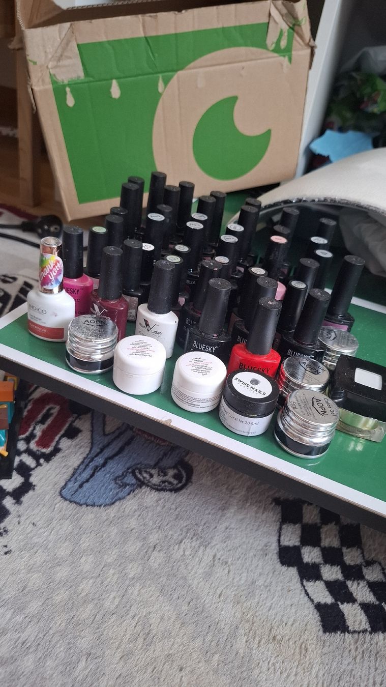 Smalto per unghie: Nageldesign Materialien  – Usato da Gossau SG venduto da zor_k6yd 5