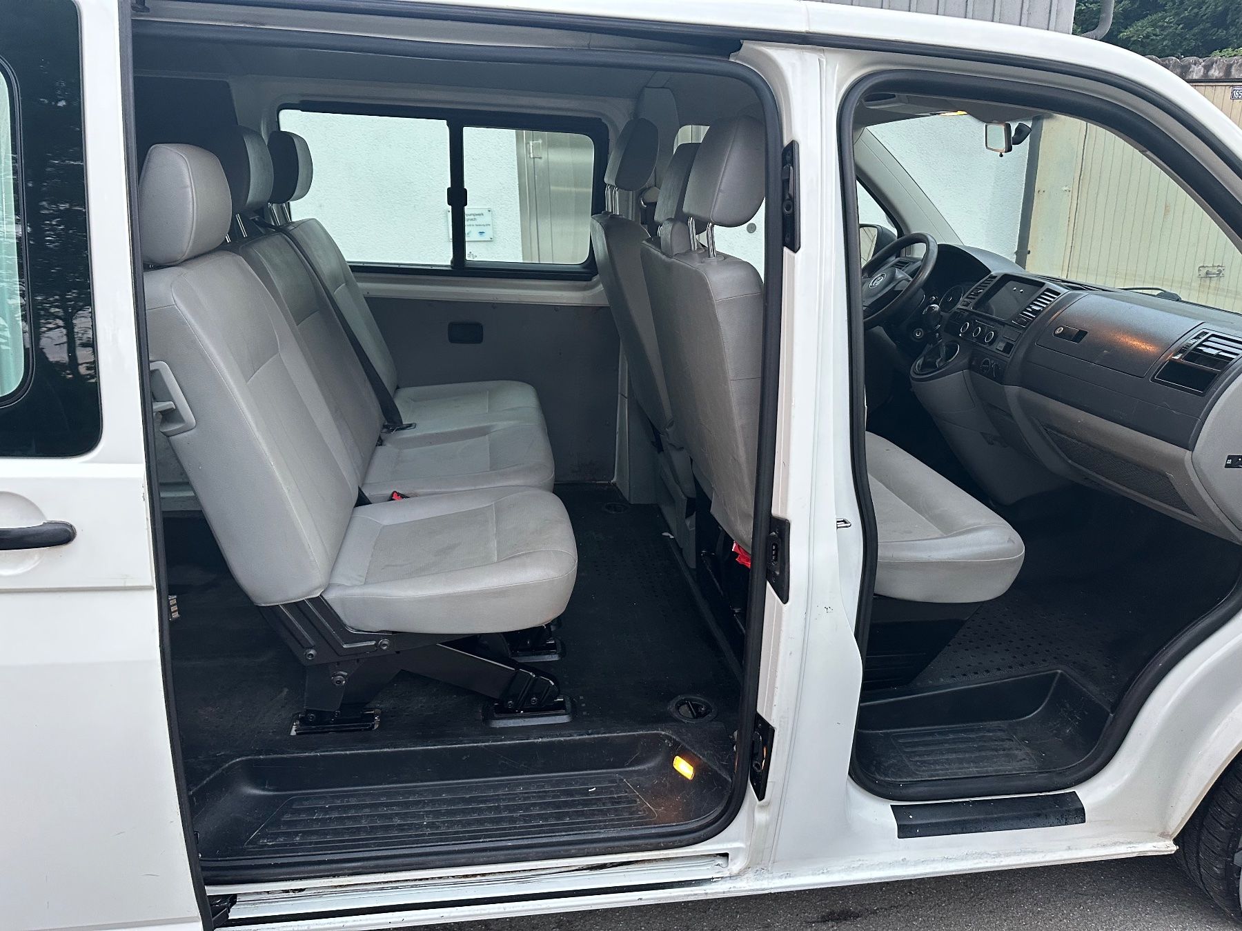 VW Nutzfahrzeuge: *****VW T5 Kombi 2.0 TDI***** – Gebraucht aus St. Gallen von maxi1979 4