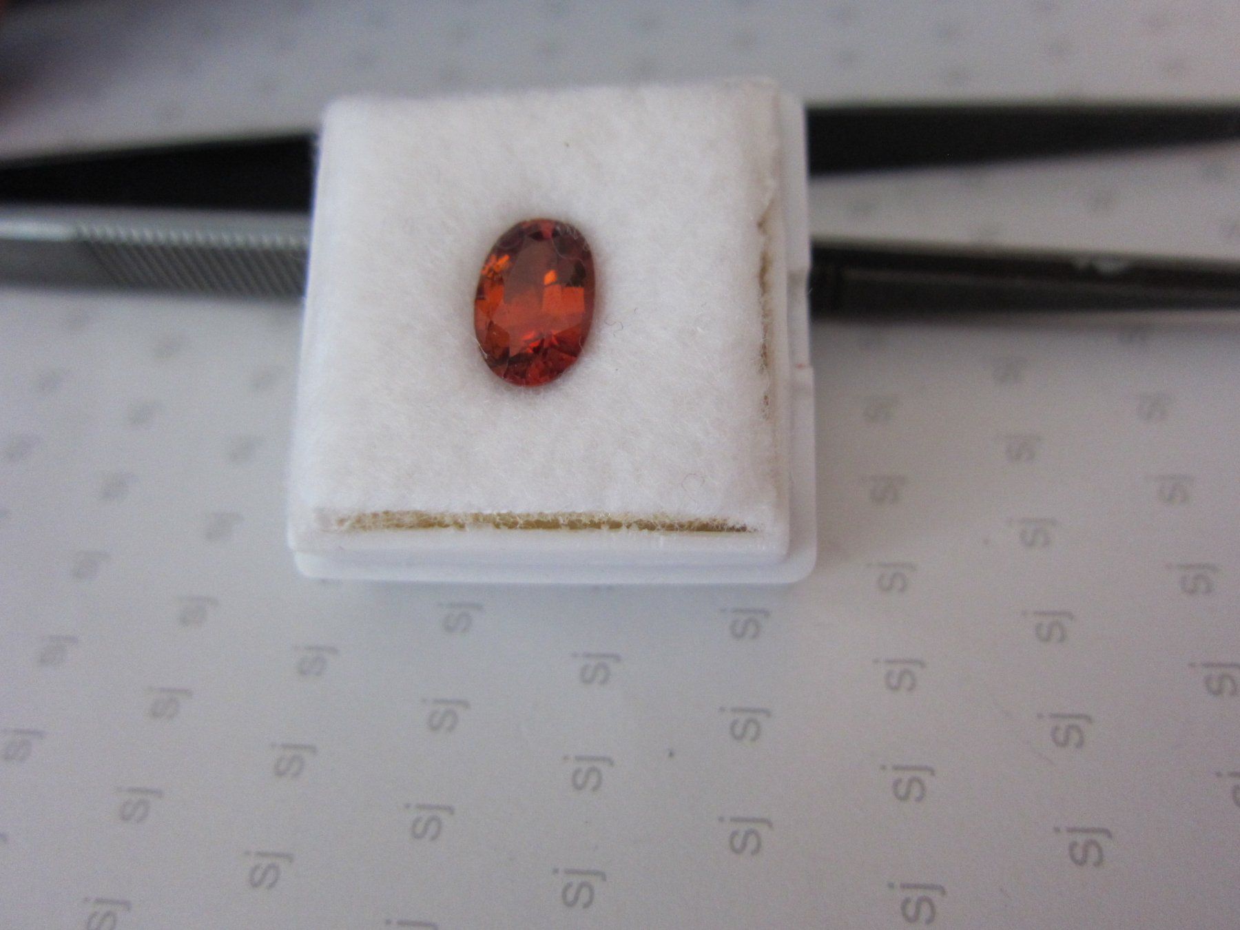 Pietre preziose: Hessonit Granat 1.53 ct VS - Sale – Nuovo e nell'imballaggio originale da Zürich venduto da Coloursofceylon
