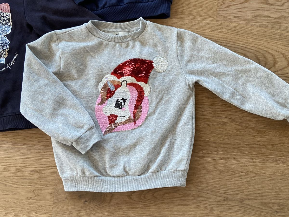 H&M Pulls et sweat-shirts: Pullover H&M Gr. 122/228 – D'occasion à Lützelflüh-Goldb par N.H. 1